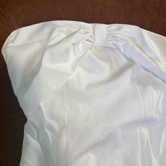 WHITE BOW FRONT SHORT DRESS - Picture 3 of 5